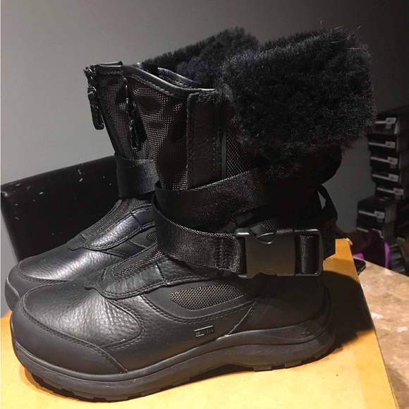 UGG Winter boots black US6 - Picture 9 of 11